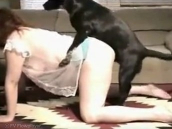 mulher casada dando o cu para o cachorro